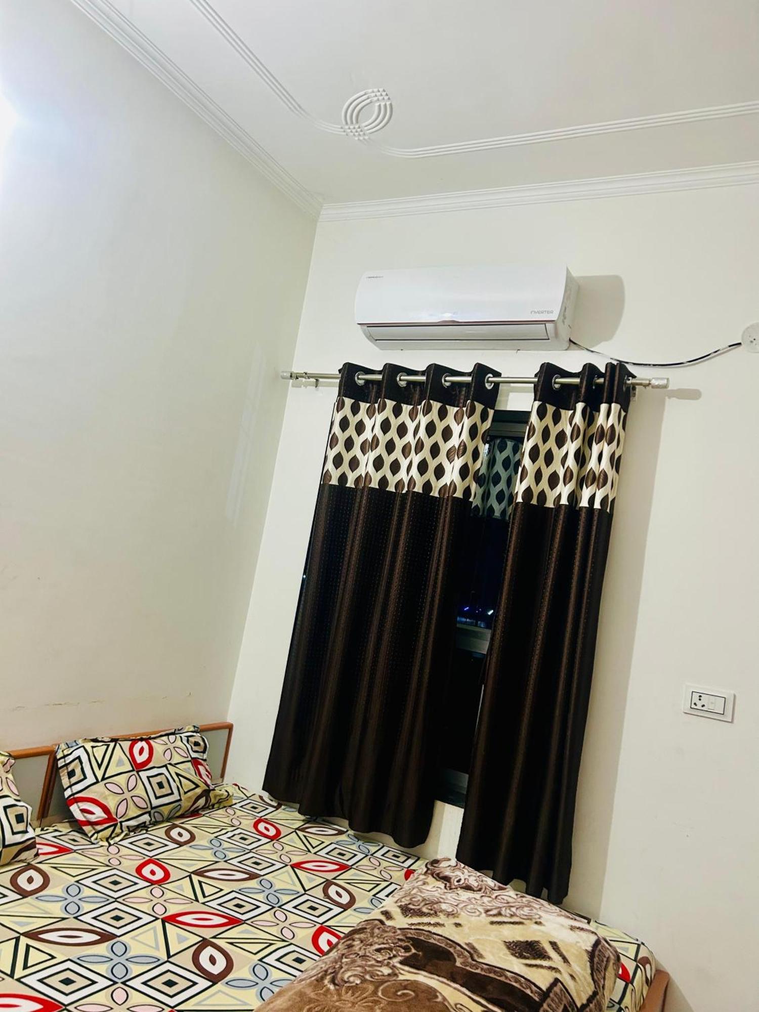 Milan Hotel & Restaurant Sikar Экстерьер фото