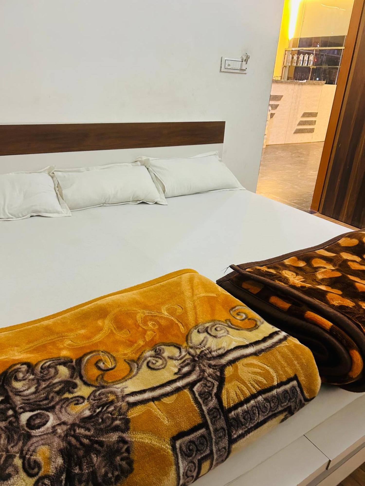 Milan Hotel & Restaurant Sikar Экстерьер фото